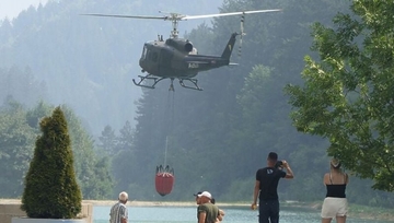 DETALJI JUČERAŠNJEG INCIDENTA, HELIKOPTER ZAKAČIO ŽICE I PAO U JEZERO: Prepucavanja se nastavljaju