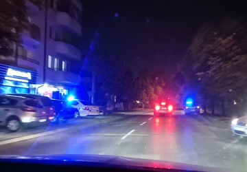 Drska krađa u Bijeljini: Udario radnicu trgovine i uzeo novac, osumnjičeni pronađen u ukradenom golfu