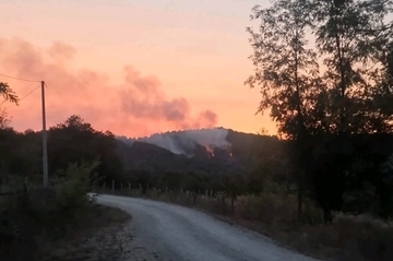 Ponovo bukti požar na Majevici: Helikopteri Republike Srpske i Srbije uključeni u gašenje