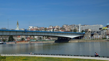 Maloljetnik(16) skočio sa Brankovog mosta: Spasila ga riječna policija