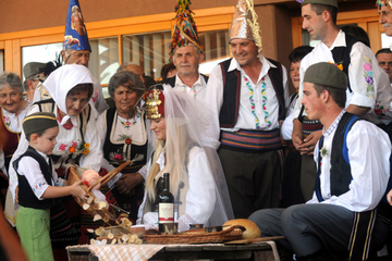 SRPSKA NARODNA VJEROVANJA Na šta slutite ako ne pojedete sve iz tanjira