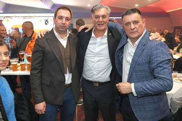 Vlado Đajić nakon ispitivanja u policiji u zagrljaju ministara