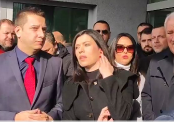 Sanja Vulić psovala uoči suđenja „Sljedeći put ćemo dovesti 5.000 ljudi, pa je*em li vam mamu“ (VIDEO)
