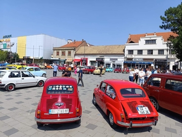 Atrakcija u Bijeljini: Danas defile legendarnih fića
