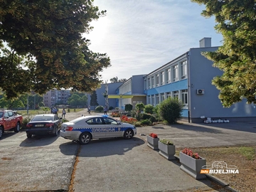 Na području PU Bijeljina dojavljena bomba u više od 20 škola, u toku pregledi