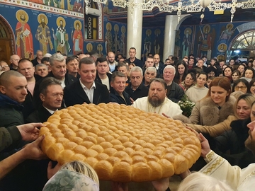 "Božić u Ugljeviku, lijep, svečan i radostan" Liturgija i pričest za najradosniji praznik