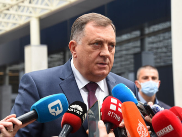 Dodik se sastaje sa Varheljijem: Nećemo prihvatiti sankcije Rusiji bez obzira šta od nas očekivali