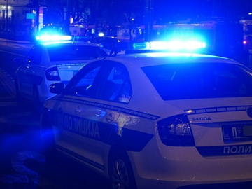 Maloljetnik pucao u babu i djeda, pa ranio sebe