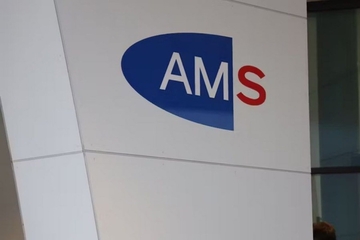 Primao socijalnu pomoć, a vozio poršea i ljetovao na Tajlandu: Austriju potresa skandal godine