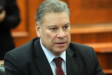 Eskobar: Kurti mora hitno da povuče policiju iz opštinskih objekata