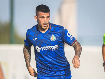 Pas izujedao fudbalera za genitalije, nanio mu užasne povrede