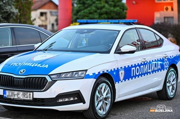 Milići: Benzin iz prevrnute cisterne se sliva u rijeku Jadar, saobraćaj potpuno obustavljen (FOTO)