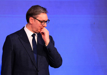 Vučić poručuje da Srbiji prijeti velika kriza