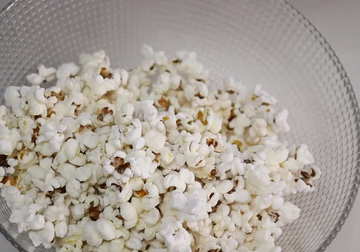 Grickalica koju svi vole: Stručnjaci objasnili da li je zdravo jesti kokice