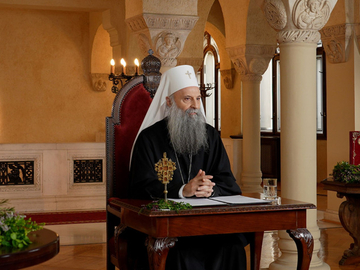 Vaskršnja poslanica SPC: Zastrašujući događaji u svijetu poziv na budnost i utvrđenje u Bogu