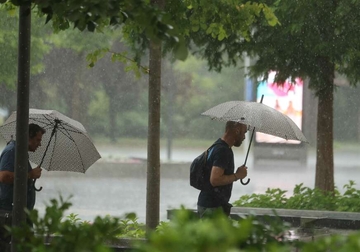 Meteorolozi ZATRPANI PITANJIMA, građane zanima gdje će da grmi i kakvo vrijeme će ih pratiti do Neuma