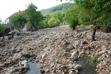 Nevrijeme protutnjalo Semberijom: Najteže posljedice u selu Banjica (FOTO)