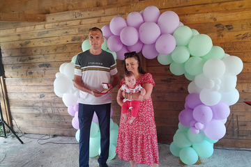 Opština u RS poklonila zlatni dukat i 500 KM prvorođenoj bebi u ovoj godini