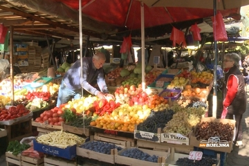 Cijene voća i povrća na pijacama rastu: Trešnje do 9 KM, a kilogram grožđa čak 15 maraka