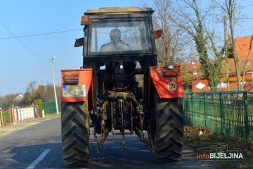 Poginuo traktorista, prignječio ga traktor dok je orao njivu