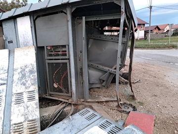 Stotine korisnika u Bijeljini bez struje: Vozilo ponovo udarilo u trafo stanicu, potpuno je uništilo