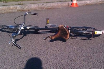 Saobraćajna nezgoda u Bijeljini: Maloljetnik na mopedu učestvovao u sudaru s biciklistom