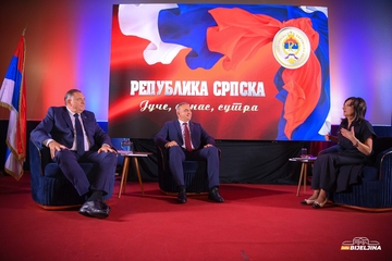 Minić i Dodik na tribini u Bijeljini: Cilj da 400.000 porodica u Srpskoj živi bolje