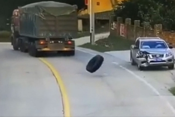 Za dlaku izbjegao smrt: Kako izgleda kada otpadnu točkovi sa kamiona
