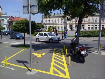 Kazna 200 KM za onog ko se parkira na mjesto za lica s invaliditetom