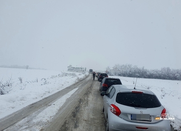 Kolaps na bijeljinskim putevima: Kamioni zaglavljeni, blokiran saobraćaj u više naselja (FOTO)