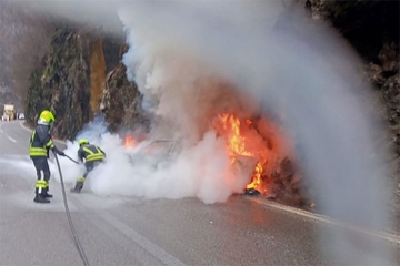  Nestao vozač pasata koji je izgorio, češljaju i korito Vrbasa