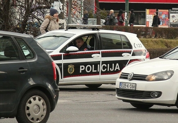 Duguje 23.000 KM za kazne u saobraćaju, nema ni položen vozački ispit