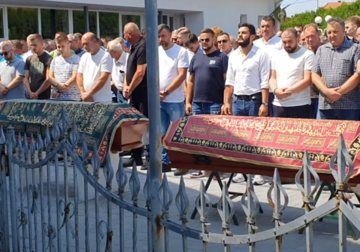 Stotine ljudi došlo da odaju počast Đengizu i Denisu: Sahrana žrtvama hladnokrvnog ubice Nermina Sulejmanovića (VIDEO)