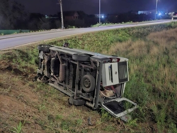 Prevrnuo se kombi "Amadeus benda", oglasio se muzičar (FOTO)