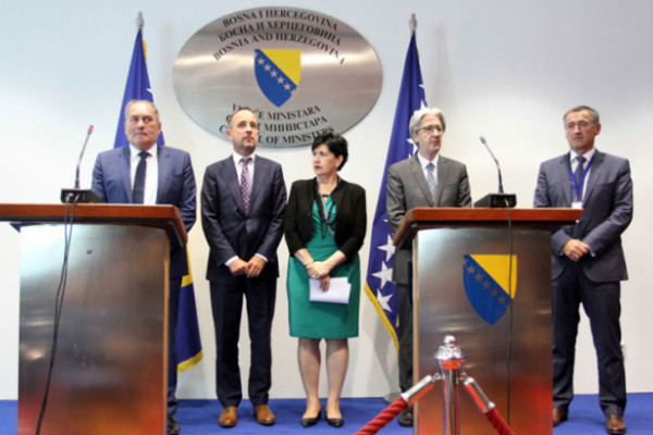 Zaustaviti migrante ili EU hermetički zatvara svoje granice