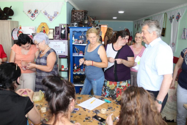 „Ženske ruke – ženski biznis“