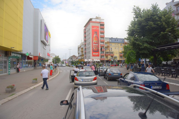 Građanski bunt: Blokirali ulice zbog poskupljenja goriva /FOTO/