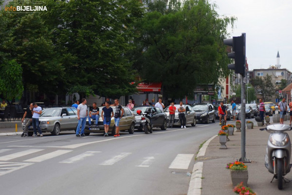 Vozači ne odustaju: I danas blokada saobraćajnica!