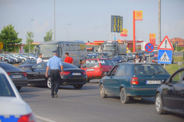Bijeljina: Protesti zbog poskupljenja goriva i danas /FOTO/