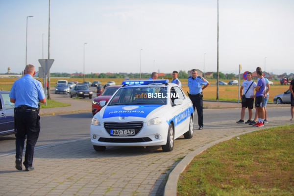 Bijeljinski vozači na pola sata blokirali putni pravac prema Rači /VIDEO/