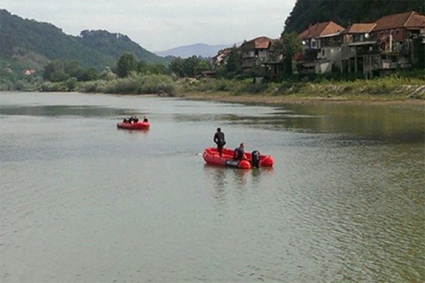 Migranti čiji se čamac prevrnuo vraćeni u Srbiju