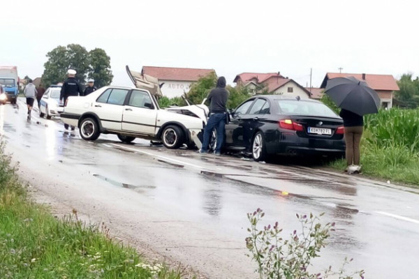 Povrijeđena četiri lica, od kojih dva teže u sudaru kod Gradiške