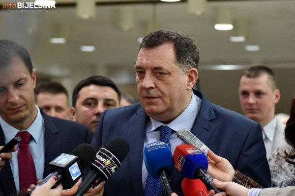 Dodik: BiH nesposobna da se odbrani i od migranata