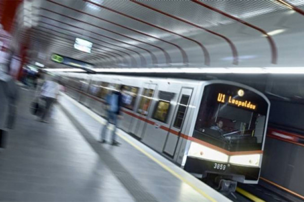 U bečkom metrou besplatnim dezodoransom protiv vrućine