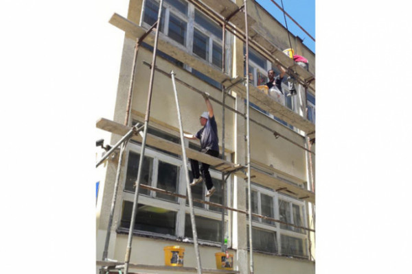 Direktor bijeljinske osnovne škole sako zamijenio radnim odijelom