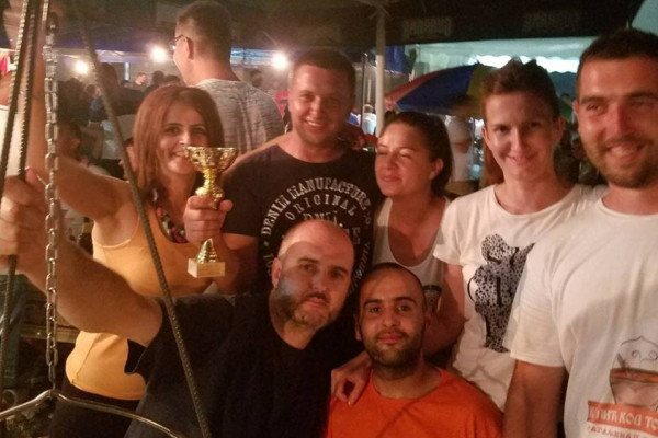Milisav Petrović i ekipa iz Srednjeg Dragaljevca skuvala najbolji gulaš „Kod Točka“