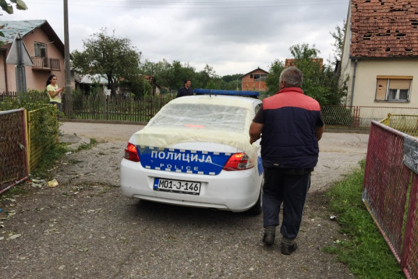 Stradala i policijska vozila zbog nevremena