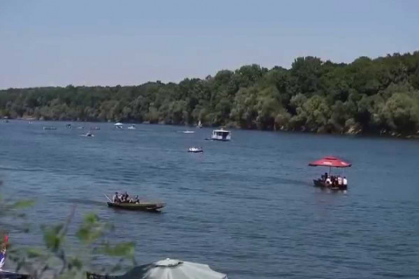 Na trasi dugoj 24 kilometra očekuje se više od 200 plovila