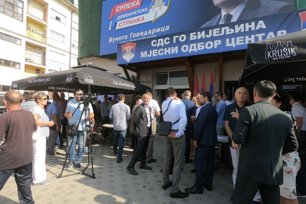 Mićić otvorio nove prostorije stranke