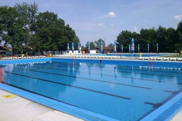 Do kraja sezone oko 150 neplivača će naučiti da pliva